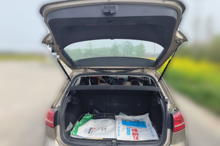 Used Volkswagen Golf 2014 1.6L Manual Fashion Edition
