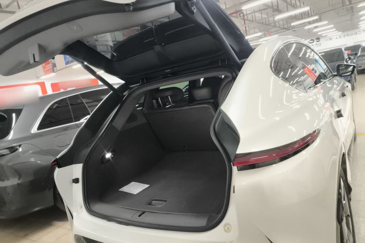 Used IM LS7 2023 90 kWh Elite Rear-Drive Version