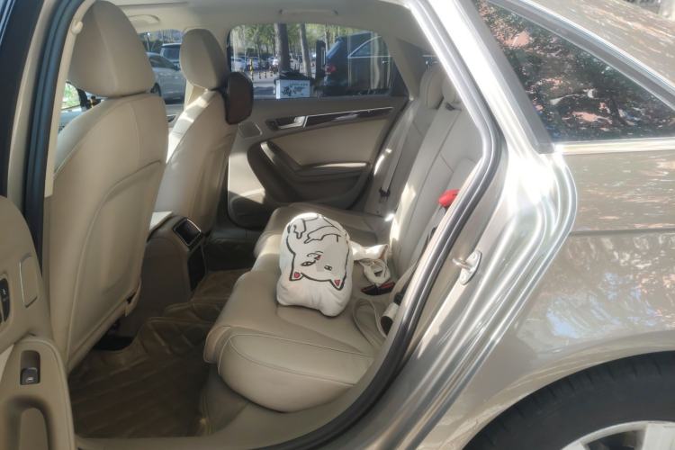 Used Audi A4L 2012 2.0 TFSI automatic Comfort trim level Left Rear Seat