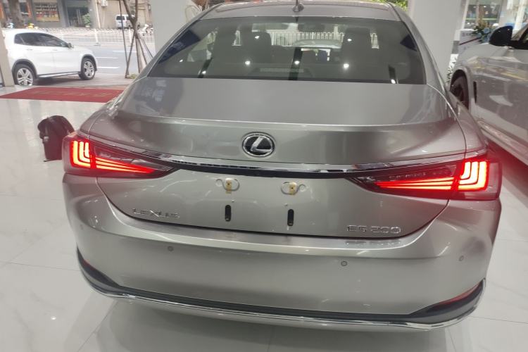 Used Lexus ES 2023 200 Excellence Edition