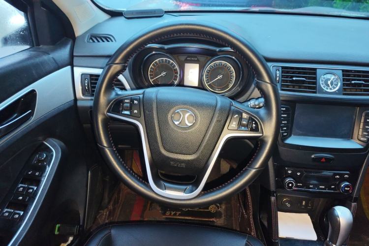 Used BAIC Senova X55 2016 1.5T CVT Elite Edition Steering Wheel