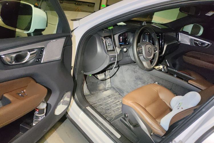 Used Volvo XC60 2022 B5 4x4 Zhiyi Luxury Edition