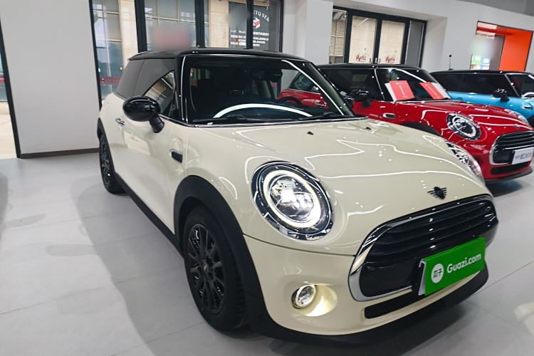 Used MINI 2021 1.5T COOPER Classic Edition Front Right 45 Deg