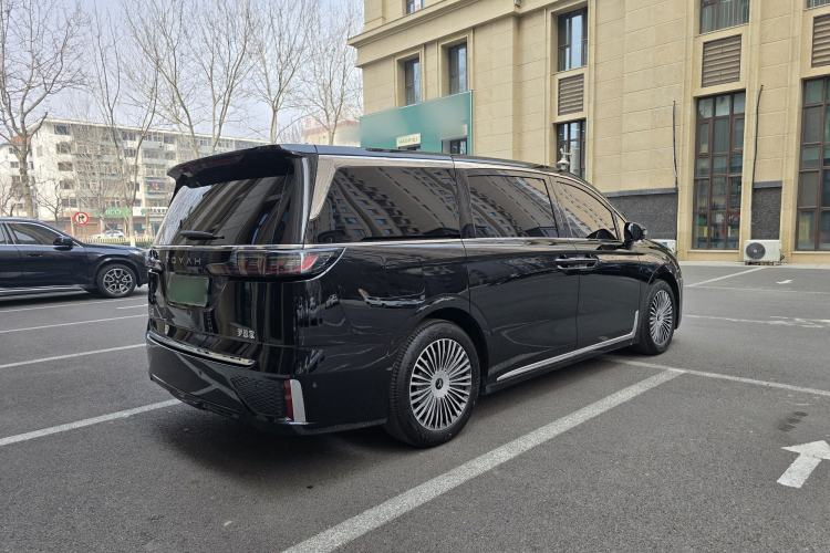 Used VOYAH Dream 2025 PHEV Four-Wheel Drive Prestige Kunpeng Edition
