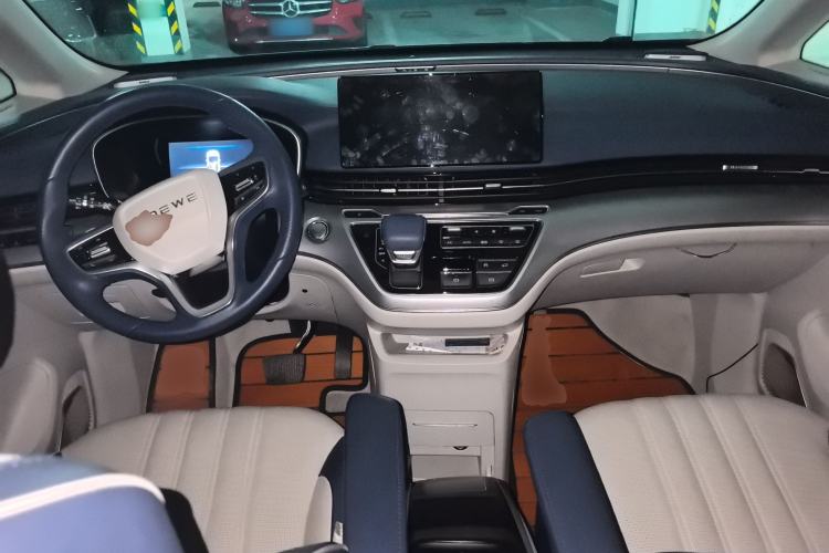 Used Roewe iMAX8 2022 400TGI Prestige Edition Center Console