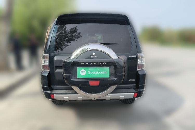 Used Mitsubishi Pajero 2011 3.0L Elite Edition Rear