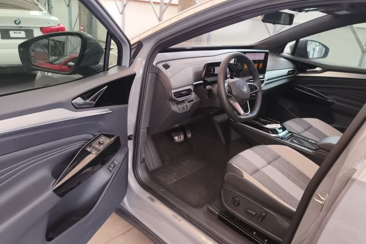 Used Volkswagen ID.4 CROZZ 2024 PURE+ model Driver Seat