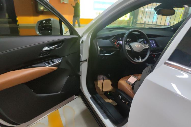 Used Cadillac XT4 2022 28T Two-Wheel Drive Prestige Version
