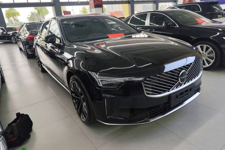 Used Volvo S90 2026 B5 Zhiyuan Luxury Edition
