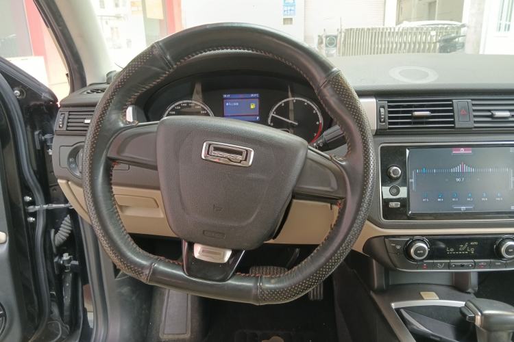 Used Qoros 3 2014 Sedan 1.6L Automatic Zhiyue Model Steering Wheel