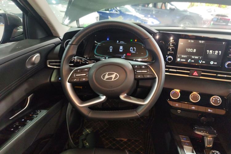 Used Hyundai Elantra 2023 1.5L CVT GLX Elite Edition
