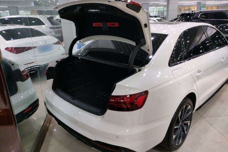 Used Audi A4L 2023 40 TFSI Luxury Dynamic Model
