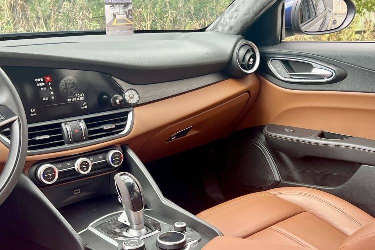 Used Alfa Romeo Giulia 2017 2.0T 200HP Elite Edition
