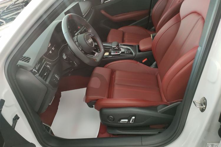 Used Audi A4L 2025 2 Million Units Enjoyment Version 40 TFSI Luxury Dynamic Edition Left Front Seat