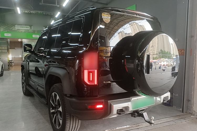 Used Formula Leopard 5 2023 Navigator Edition Rear Left 45 Deg