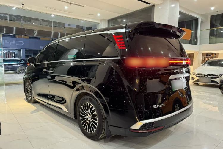 Used Denza D9 2022 DM-i 970 Four-Wheel Drive Flagship Model
