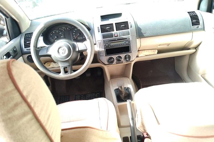 Used Volkswagen Polo 2011 Jingqu 1.6L Manual - Real Cool Edition