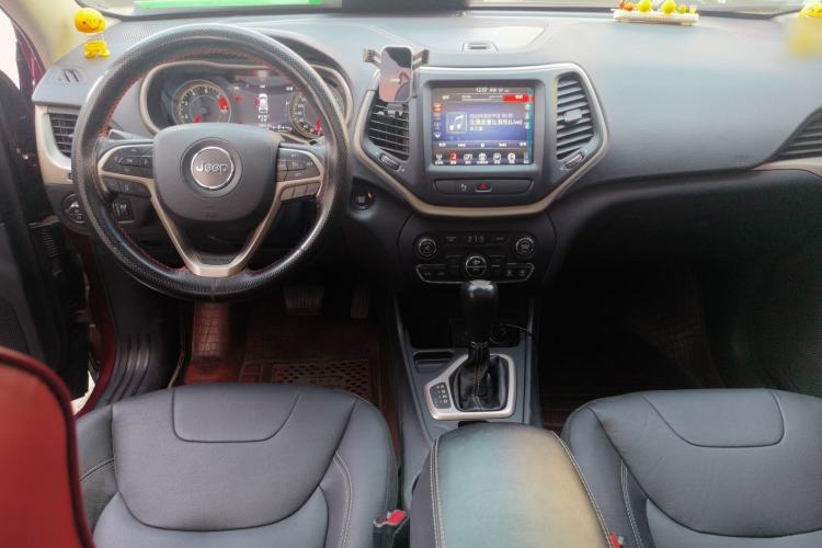 Used Jeep Cherokee 2017 2.0L Superior Edition