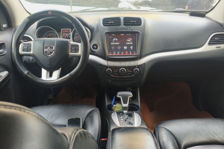 Used Dodge Journey 2013 2.4L Two-Wheel Drive Luxury Version