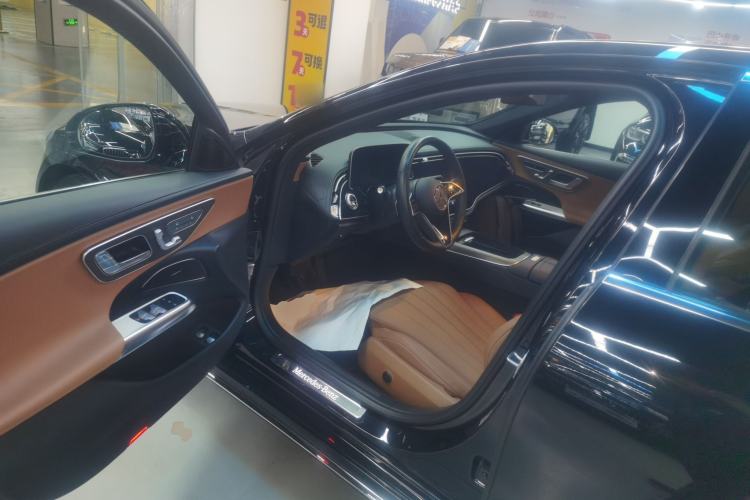Used Mercedes-Benz E-Class New Energy 2024 E 350 e L Plug-in Hybrid Sedan Driver Seat