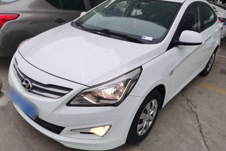 Used Hyundai Verna (older generation) 2014 1.4L Manual Smart GLS Trim
