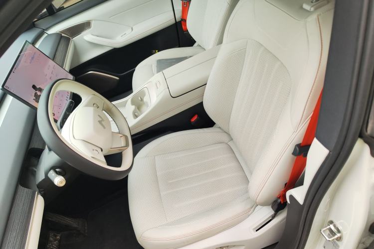 Used ONVO L60 2024 60 kWh Rear-Drive Version