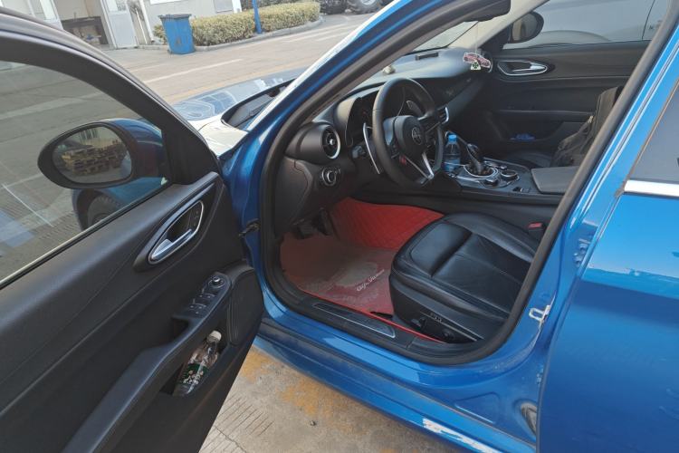 Used Alfa Romeo Giulia 2017 2.0T 200HP Luxury Edition