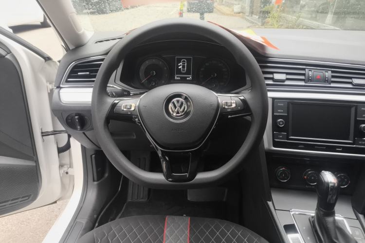 Used Volkswagen Lamando 2019 230TSI DSG Fashion Edition China VI Steering Wheel