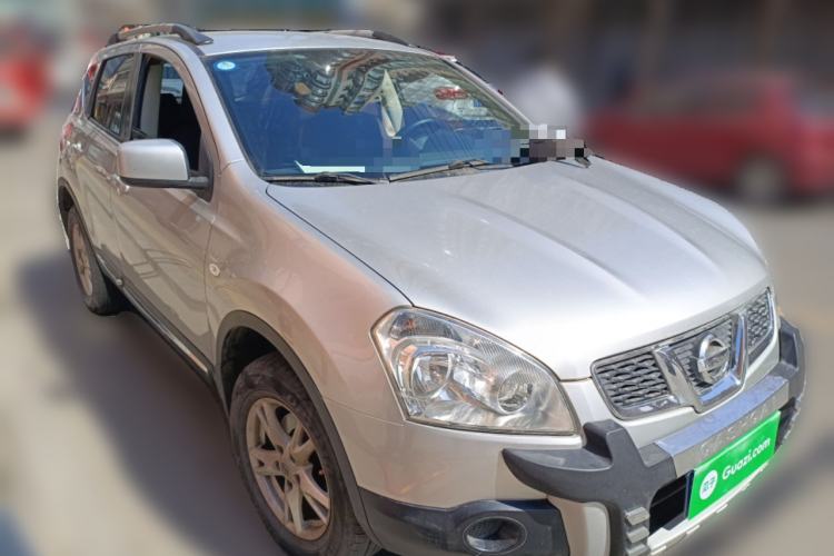 Used Nissan Qashqai 2011 1.6XE Wind 5MT 2WD Front Right 45 Deg