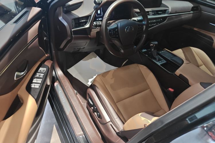 Used Lexus ES 2020 200 Excellence Edition
