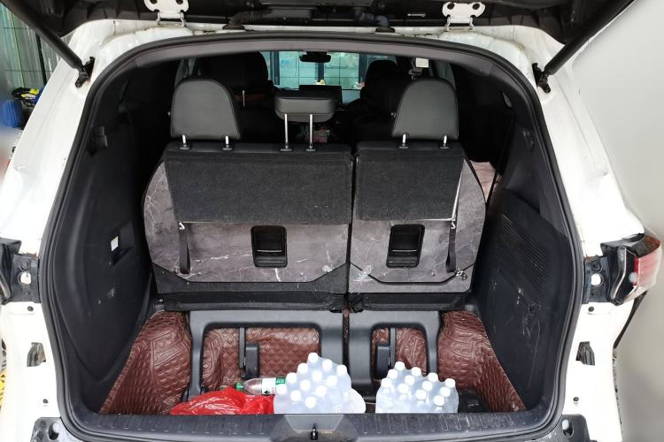 Used Toyota SIENNA 2023 2.5L Hybrid Deluxe Edition
