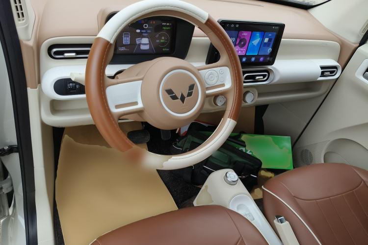 Used Wuling Hongguang MINIEV 2024 3rd Generation 215km Youth Edition Center Console