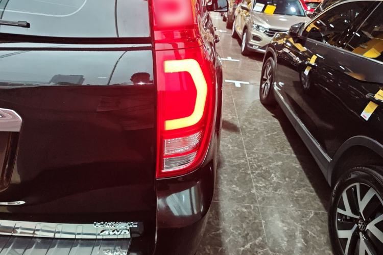 Used Haval H9 2017 2.0T Gasoline 4x4 Luxury 7-Seater