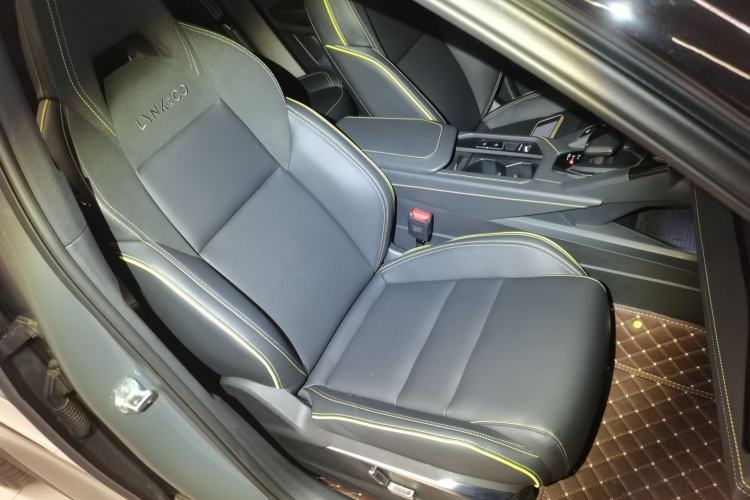 Used Lynk & Co 06 2023 Remix 1.5T Dynamic Halo Right Front Seat