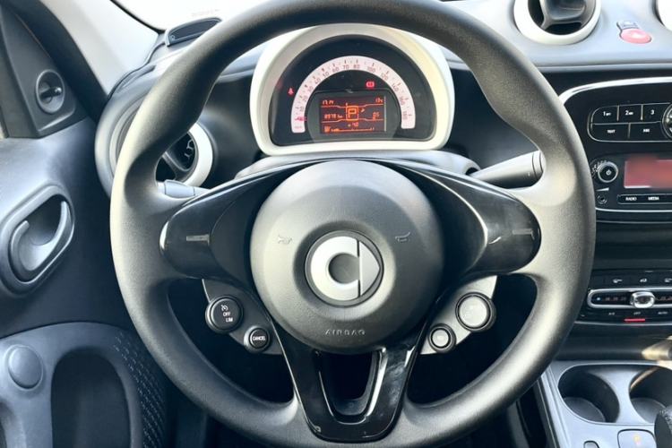 Used smart forfour 2016 1.0L 52 kW Dynamic Edition