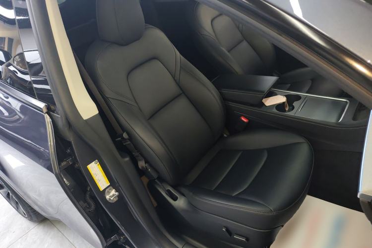 Used Tesla Model Y 2023 Long-Range All-Wheel-Drive Version