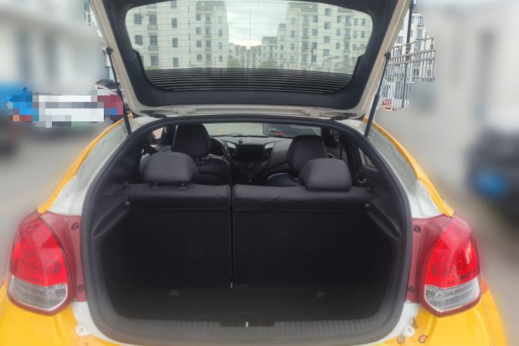 Used Hyundai Veloster 2015 1.6T Automatic Prestige Edition Trunk