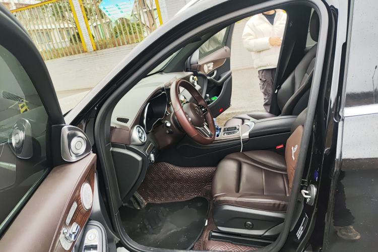 Used Mercedes-Benz GLC 2022 Refreshed GLC 300 L 4MATIC Dynamic Edition Left Front Seat