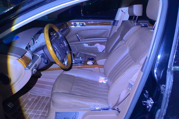 Used Volkswagen Phaeton 2011 3.6L V6 5-Seater Extended Business Edition Left Front Seat