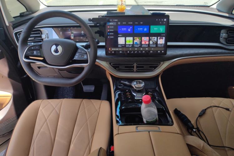 Used Denza D9 2024 EV 620 Premium Model Center Console