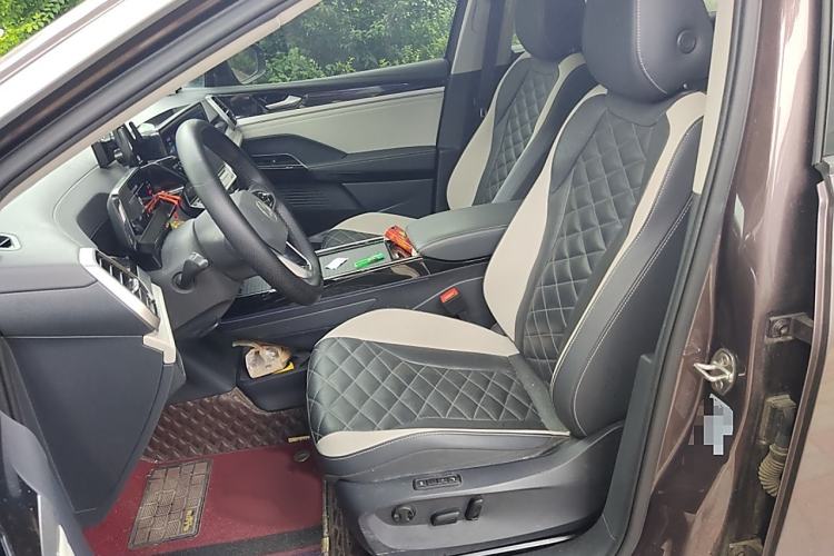 Used Volkswagen ID.6 CROZZ 2021 Long-Range PRO Edition Left Front Seat