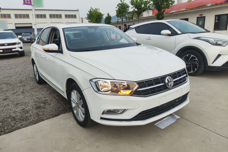 Used Volkswagen Bora 2016 1.6L Automatic Comfort Model Front Right 45 Deg