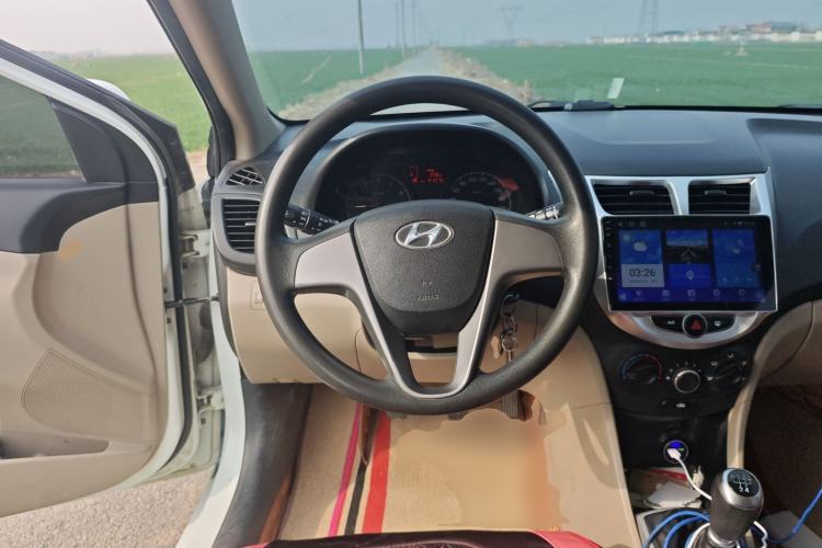 Used Hyundai Verna (older generation) 2014 1.4L Manual Smart GLS Trim
