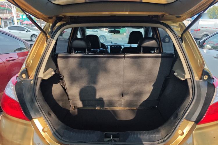 Used Venucia R50X 2013 1.6L Automatic Model
