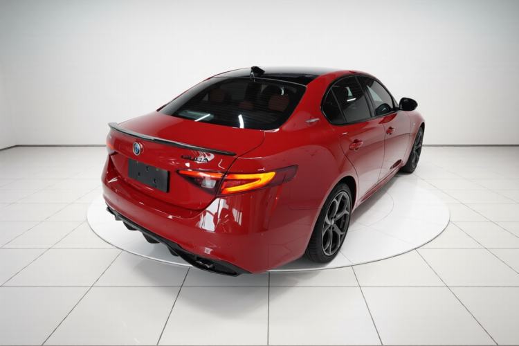 Used Alfa Romeo Giulia 2017 2.0T 200HP Elite Edition Rear Right 45 Deg