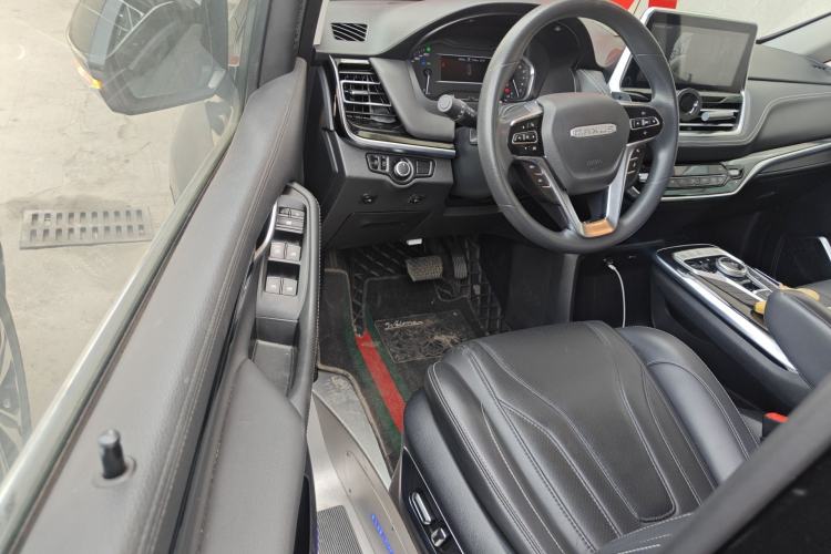 Used SAIC MAXUS G20 2021 Facelifted PLUS 2.0T Gasoline Automatic Luxury Edition