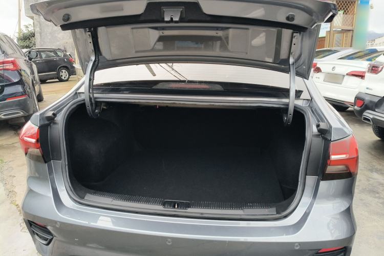 Used Roewe i5 2021 1.5L CVT Platinum Edition