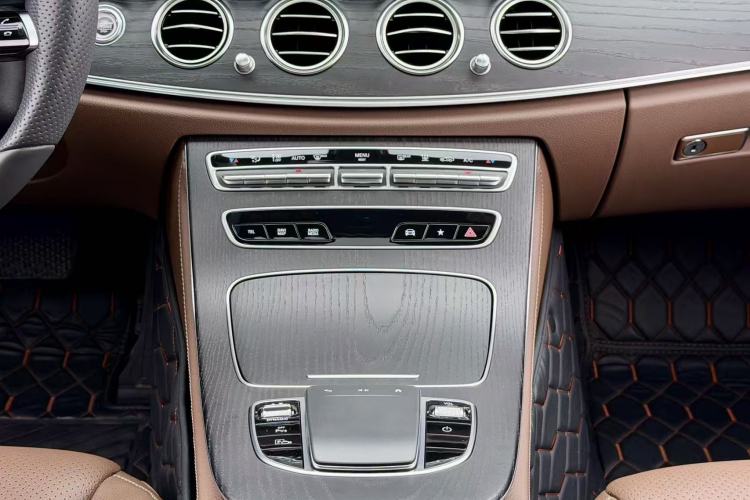 Used Mercedes-Benz E-Class New Energy 2022 Facelift E 350 e L Plug-in Hybrid Sedan
