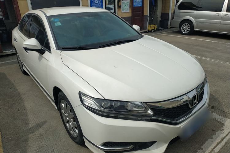 Used Honda Spirior 2015 2.0L Luxury Edition Front Right 45 Deg