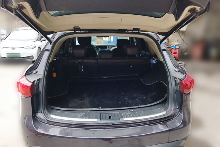 Used Infiniti QX70 2013 3.7L Standard Edition Trunk